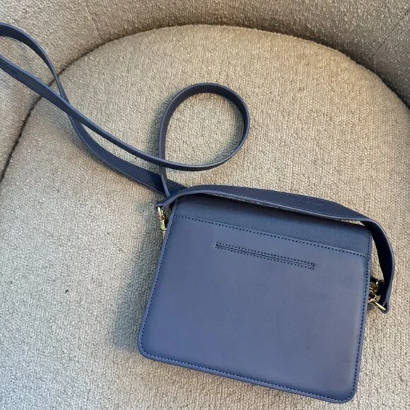 👛 Dagne Dover Epic Crossbody - BARELY USED! - Picture 2 of 5
